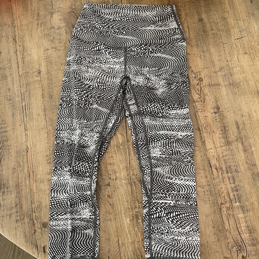 Lululemon womens align crop leggings